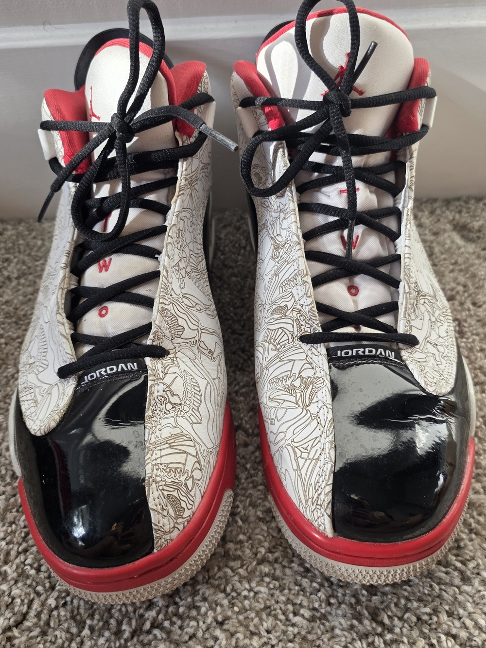 Jordan Men’s White/Black/Red Retro Basketball Shoes
